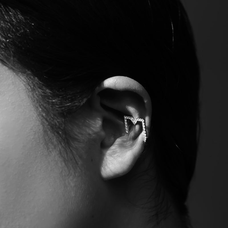 AMOUREUX EAR CUFF