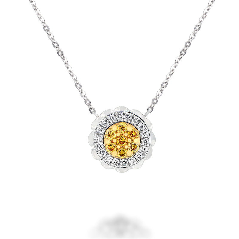 18K Gold Chain Necklace with a Round Shaped Pendant with Round Brilliant Diamonds. 