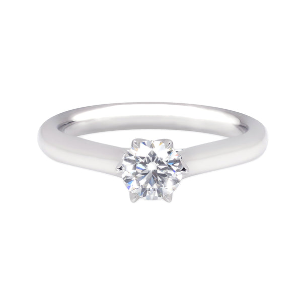 Platinum Ring with Round Brilliant Diamond Stone. 