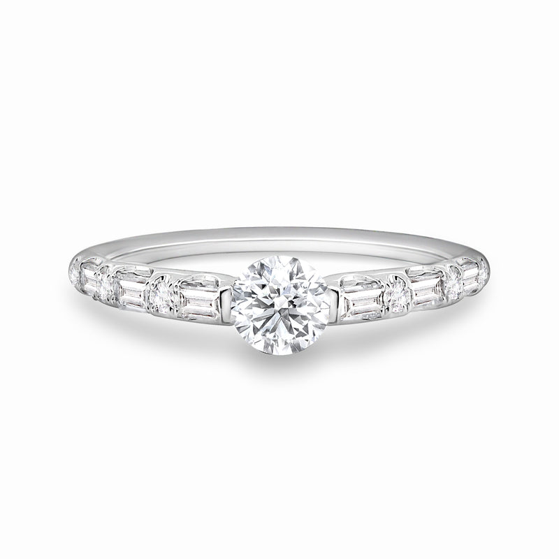 18K White Gold Ring with Round Brilliant and Baguette Diamonds. 